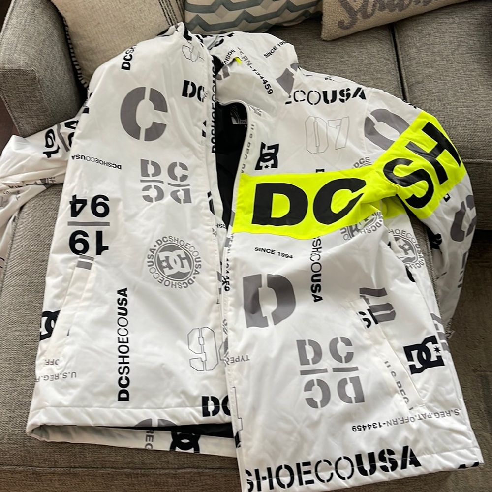 COPY - Brand new DC snowboard jacket. Tags still on, great for any snowboarder!